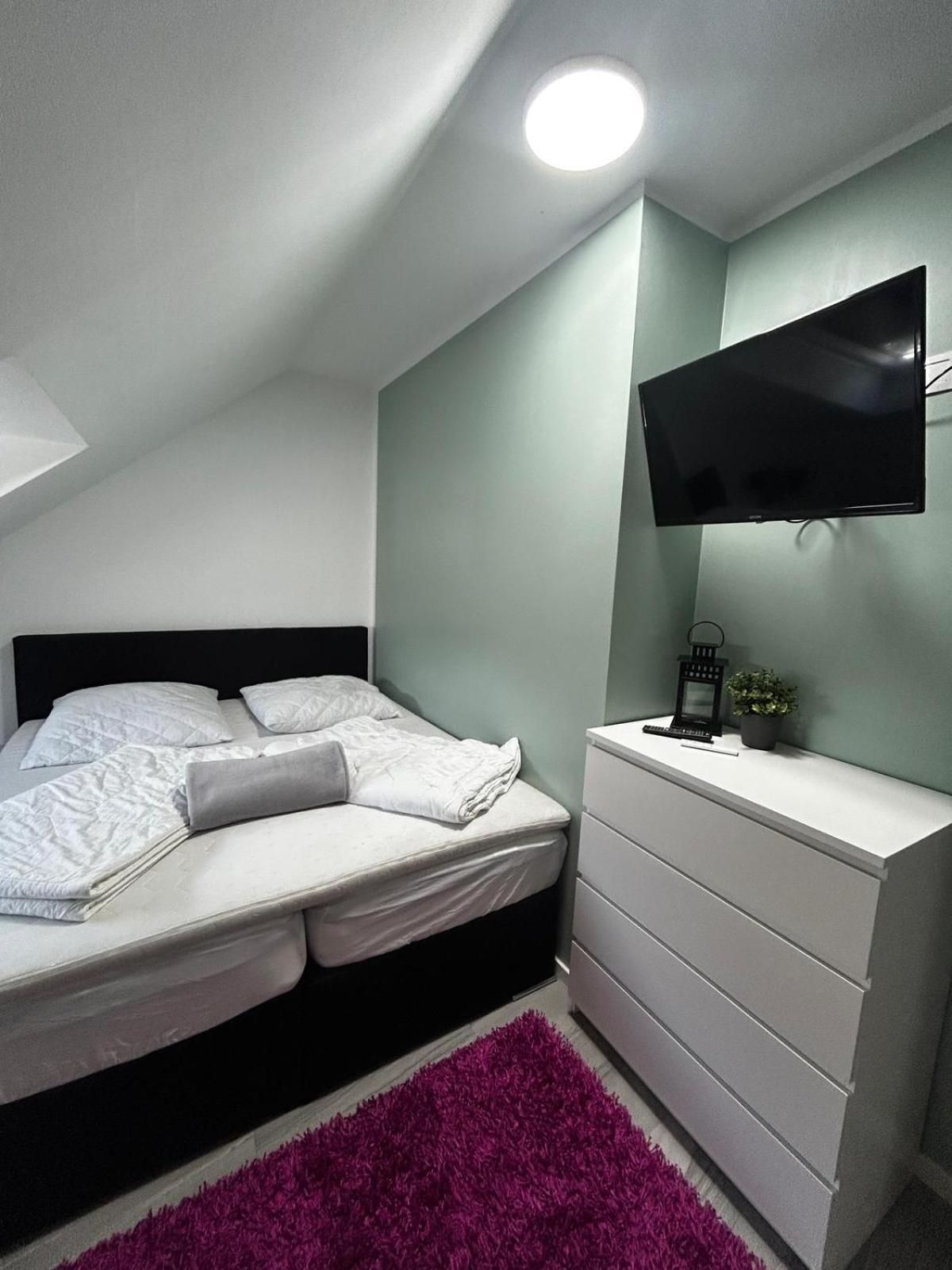 Ferienwohnung Zum Waldblick Fuenfseen Exterior foto