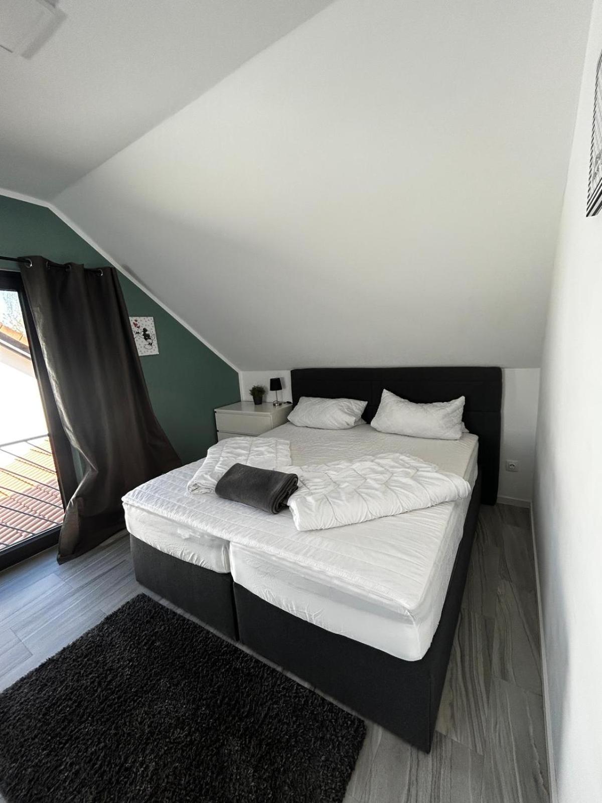 Ferienwohnung Zum Waldblick Fuenfseen Exterior foto